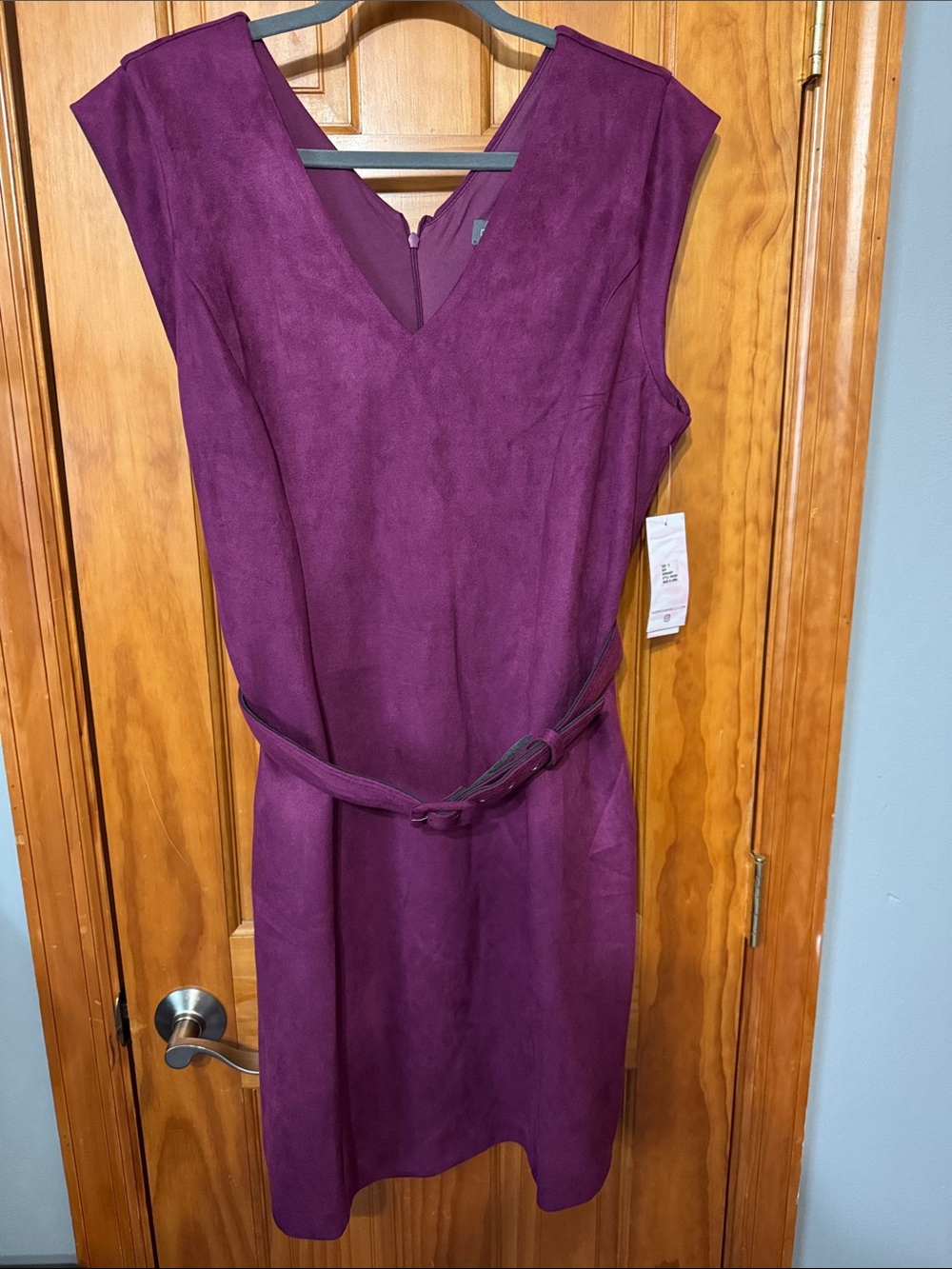 Donna Ricco Deep Plum Sleeveless V-Neck Belted Midi Dress